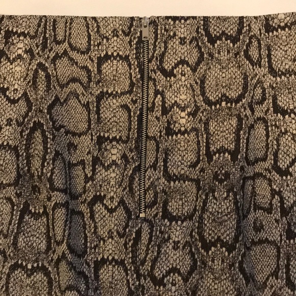 🔥NEW ZARA Snakeskin Skirt - Picture 6 of 6